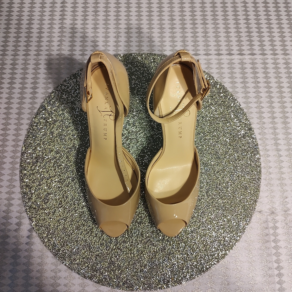 Ivanka Trump Open Toe Pumps, 7.5, Nude